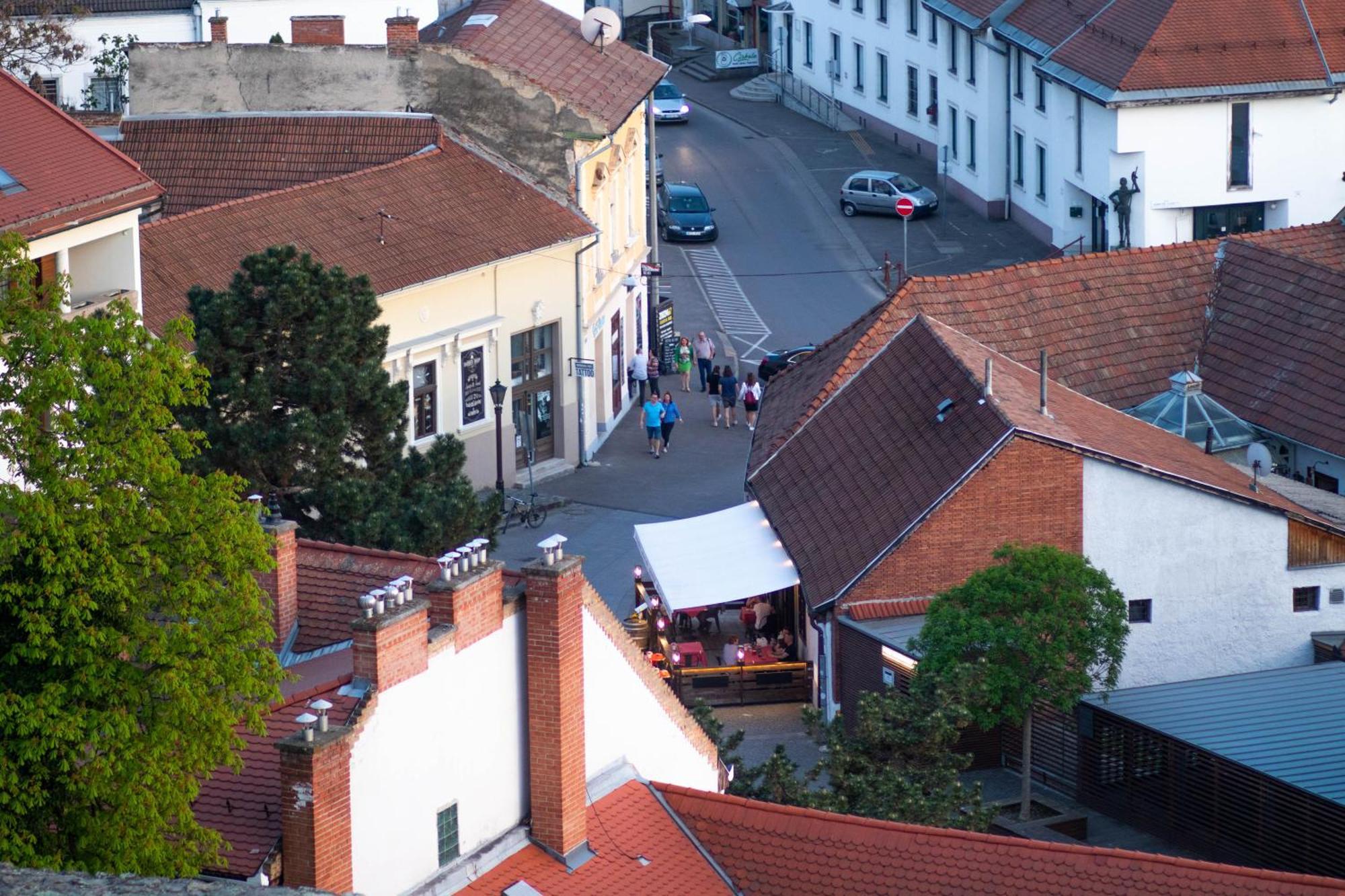 Appartamento Gárdonyi Apartman Eger Esterno foto