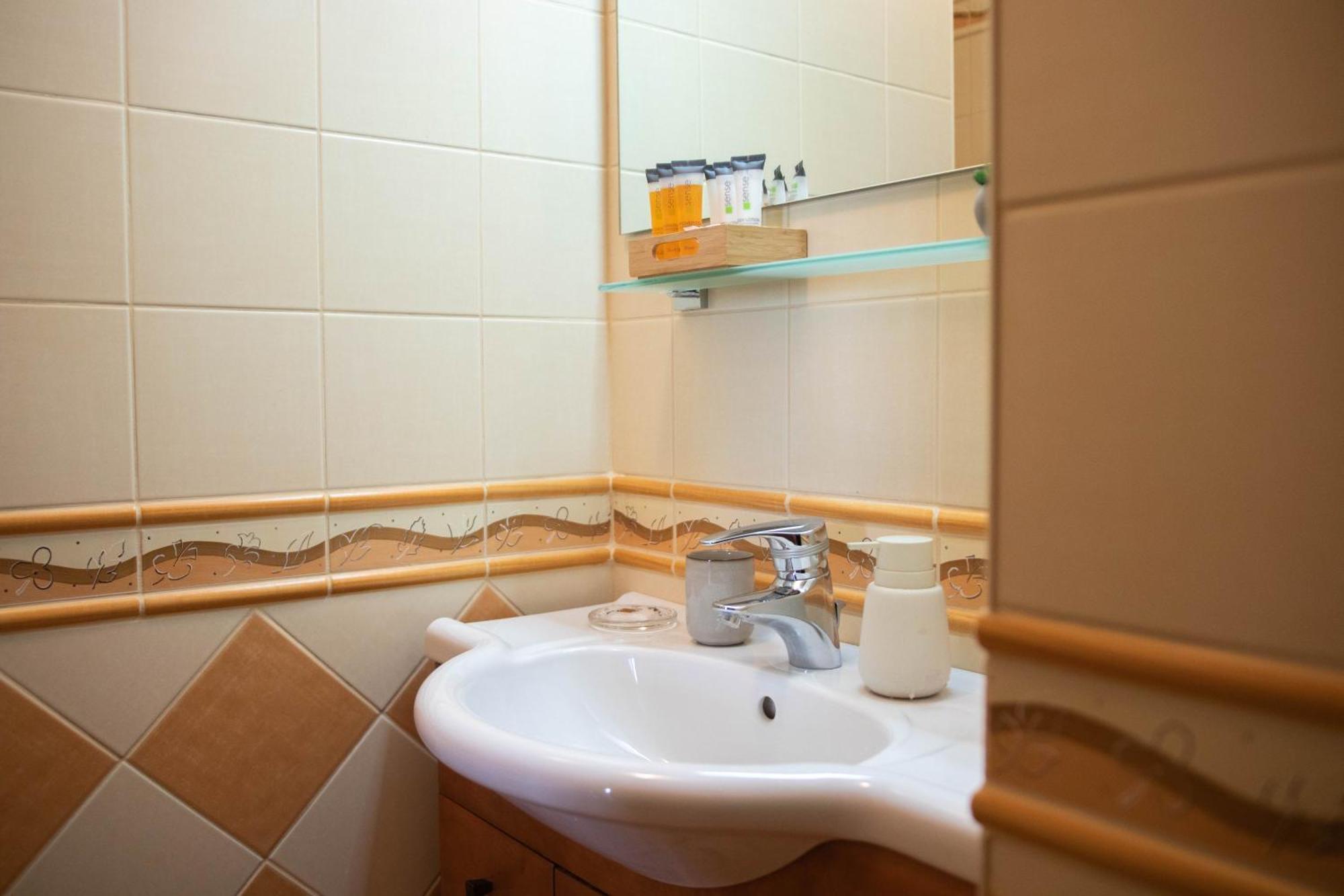 Appartamento Gárdonyi Apartman Eger Esterno foto